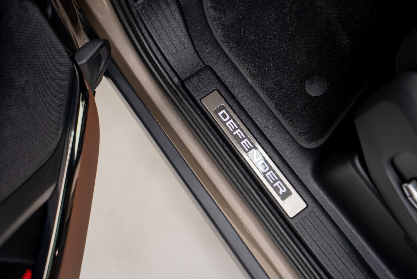 2025 LAND ROVER DEFENDER P635 OCTA | GCC 5 YEARS WARRANTY | 635 HP | HIGH SPEC 